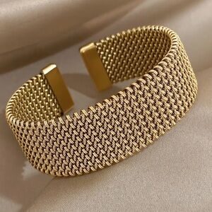 NWT Gold Plated/Stainless Steel Cuff Bracelet.